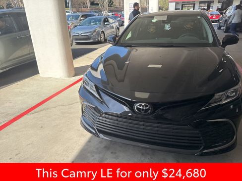 Used 2024 Toyota Camry LE image 3
