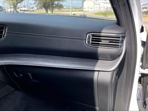 Certified 2024 Jeep Wagoneer Series II w/ Flexible Seating Group RWD image 22