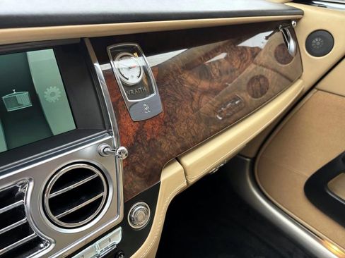 Used 2014 Rolls-Royce Wraith image 28