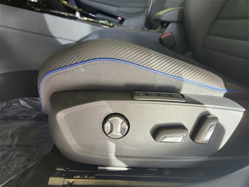 New 2026 Volkswagen Golf image 7