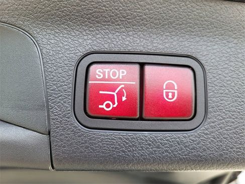 Used 2024 Mercedes-Benz GLS 450 4MATIC image 12