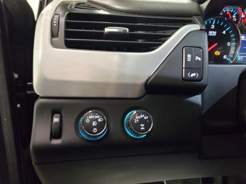 Used 2018 GMC Yukon SLE w/ SLE Value Package image 18