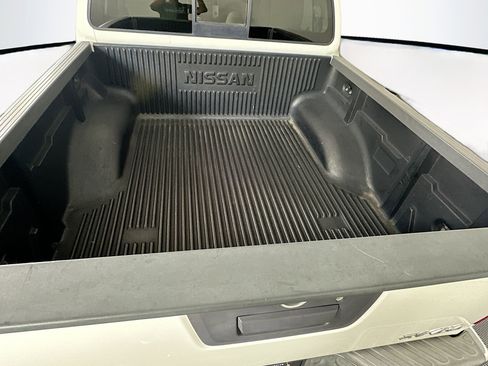 Used 2015 Nissan Frontier SV AWD/4WD image 25