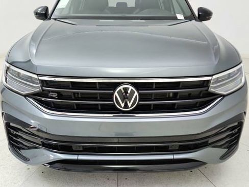Used 2023 Volkswagen Tiguan SE R-Line image 8