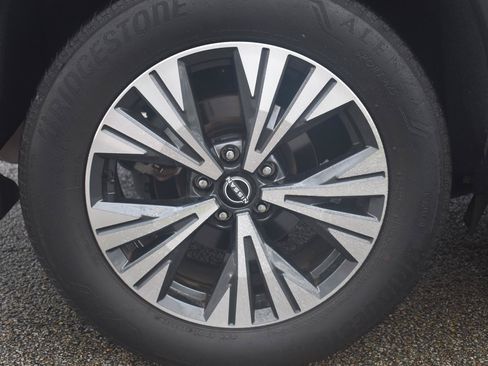 Used 2023 Nissan Rogue SV FWD image 12