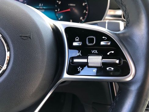 Used 2022 Mercedes-Benz GLC 300 4MATIC w/ Premium Package Lite image 23