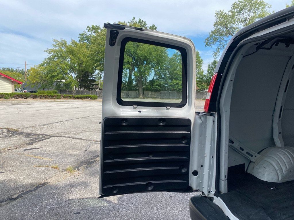 Used 2021 Chevrolet Express 2500 Extended RWD image 17