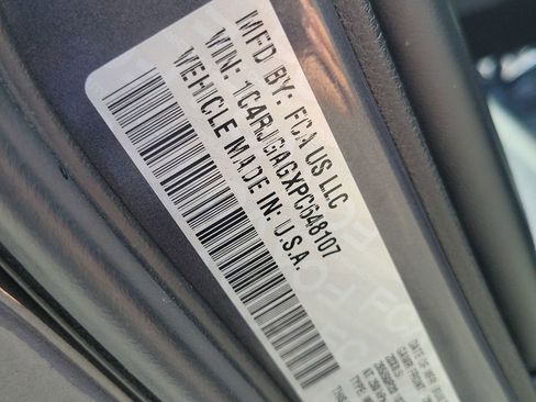 Used 2023 Jeep Grand Cherokee Altitude RWD image 33