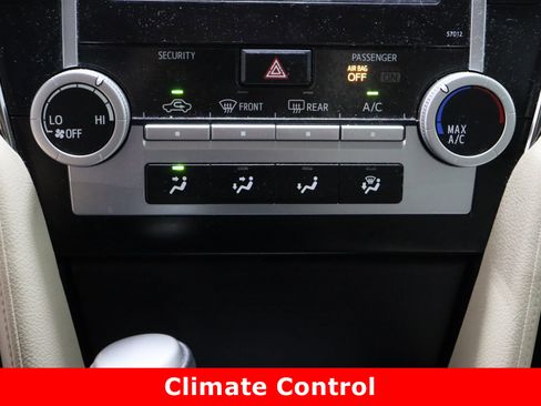 Used 2012 Toyota Camry LE image 19