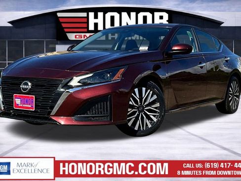Used 2023 Nissan Altima 2.5 SV image 3