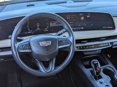 Used 2024 Cadillac XT4 Luxury image 11