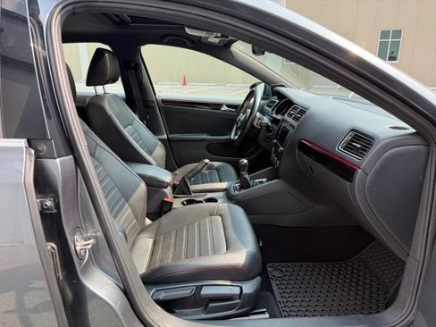 Used 2017 Volkswagen Jetta GLI FWD image 23