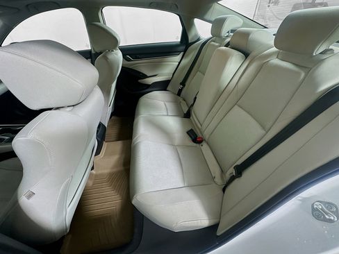 Used 2018 Honda Accord EX image 27
