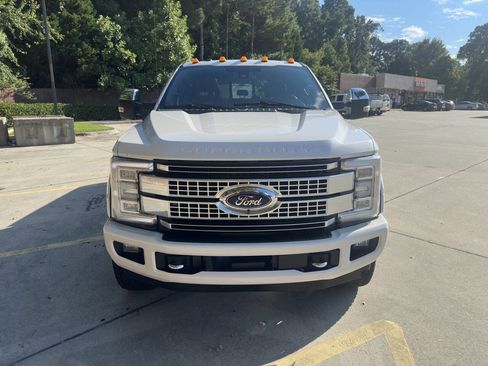 Used 2018 Ford F250 Platinum w/ Platinum Ultimate Package image 2