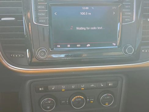 Used 2016 Volkswagen Beetle 1.8T Dune w/ Dune Technology Package image 36