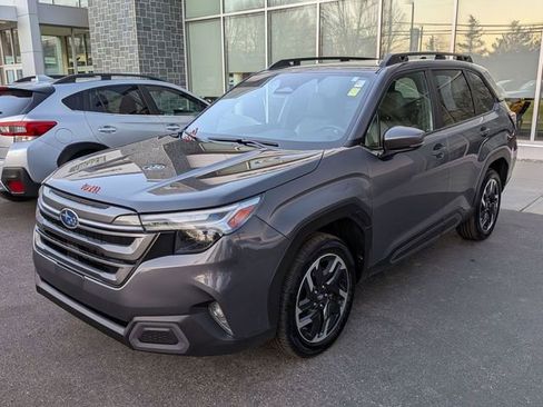 Used 2025 Subaru Forester Limited image 7