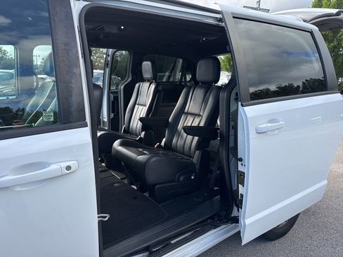 Used 2018 Dodge Grand Caravan GT image 11