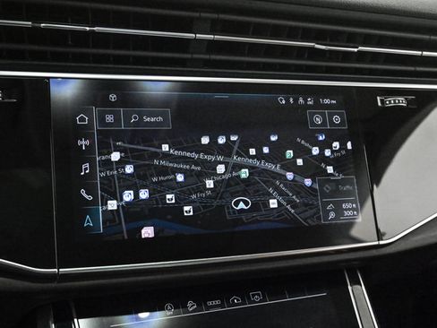 Used 2022 Audi Q8 Premium image 13