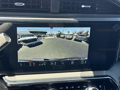 New 2026 GMC Sierra 2500 AT4 w/ AT4 Premium Plus Package AWD/4WD image 15