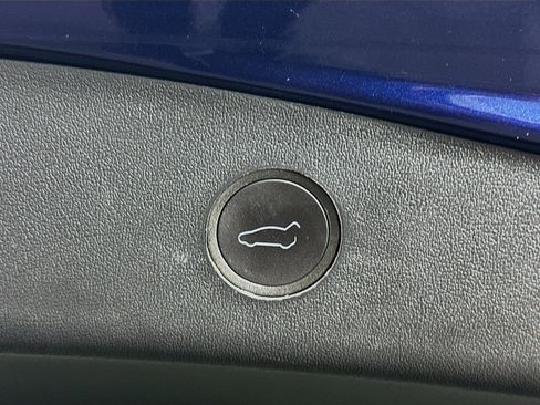 Used 2023 Tesla Model 3 Standard Range image 30