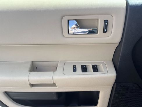 Used 2019 Ford Flex SE FWD image 10