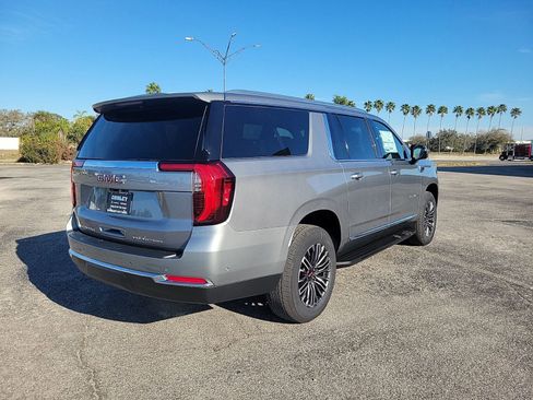 New 2026 GMC Yukon XL Elevation image 5