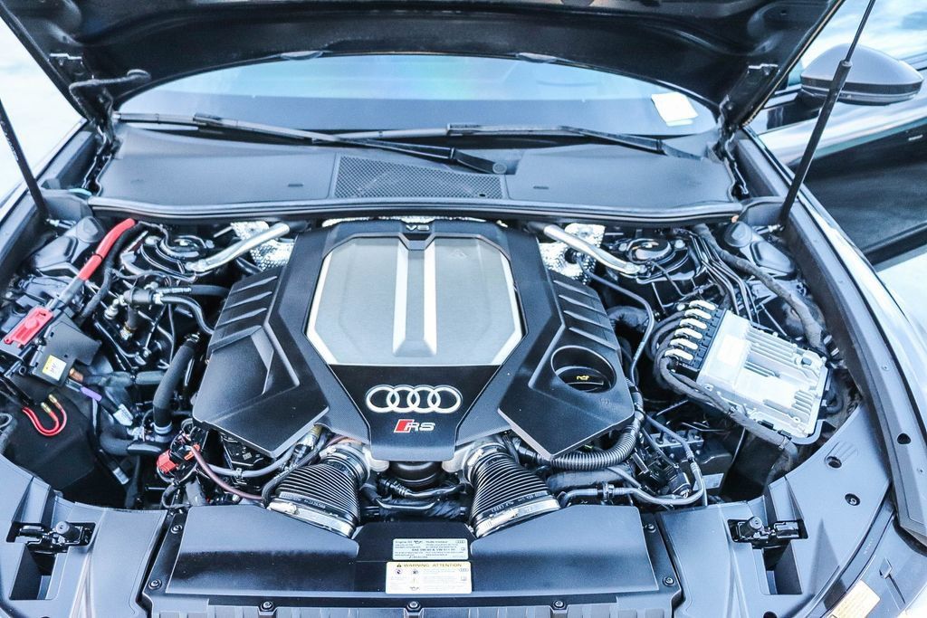 Used 2022 Audi RS 6 w/ Carbon Optic Package AWD/4WD image 30