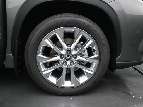 Used 2026 Toyota Highlander Limited image 18