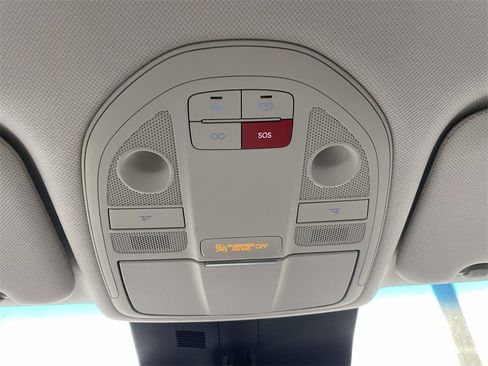 Certified 2025 Genesis G70 2.5T image 32