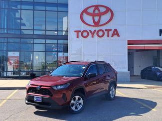 Used 2019 Toyota RAV4 LE AWD/4WD video 1