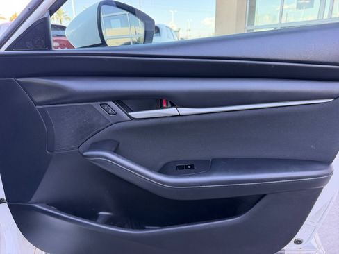 Used 2019 MAZDA MAZDA3 Sedan FWD image 16