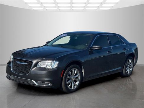 Certified 2022 Chrysler 300 Touring image 3
