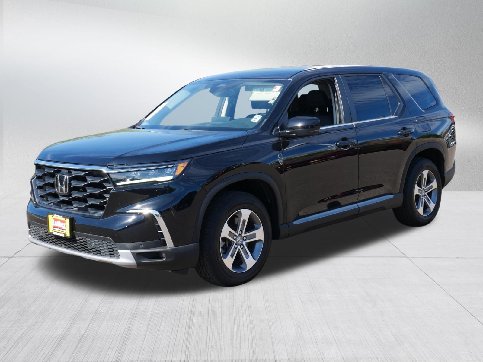 Certified 2025 Honda Pilot EX-L image 3