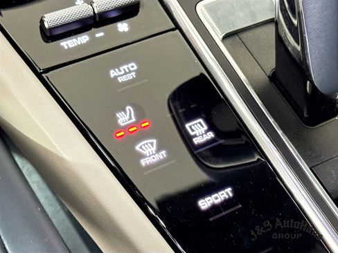 Used 2023 Porsche Cayenne Platinum Edition AWD/4WD image 27