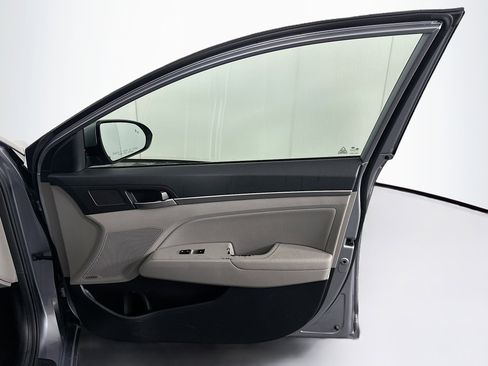 Used 2017 Hyundai Elantra Limited w/ Limited Tech Package 04 image 31