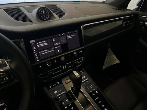 Used 2026 Porsche Macan GTS image 18