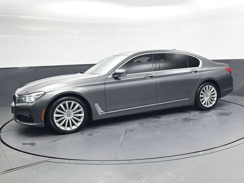 Used 2018 BMW 740i RWD image 7