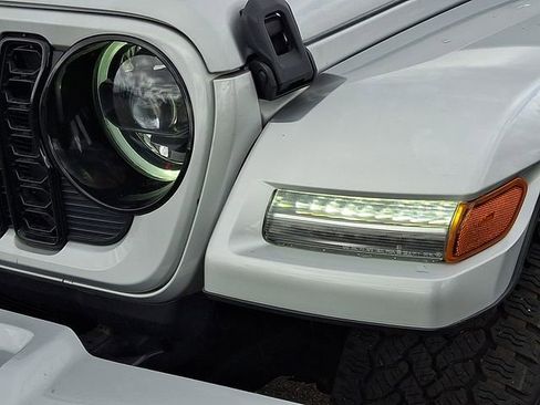 Used 2024 Jeep Wrangler High Altitude AWD/4WD image 9