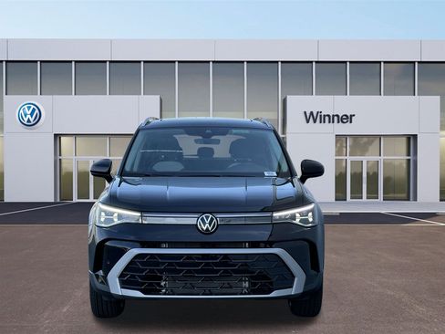 New 2025 Volkswagen Taos SEL image 6