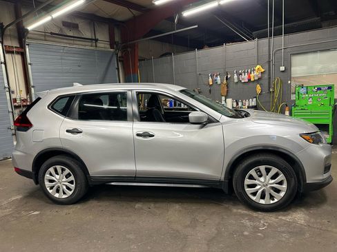 Used 2018 Nissan Rogue S FWD image 4