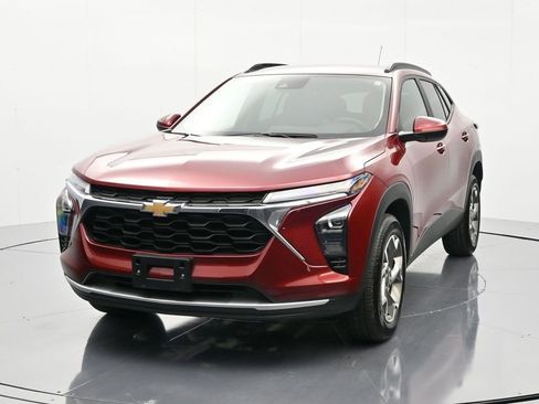 Certified 2025 Chevrolet Trax LT w/ LT Convenience Package image 9