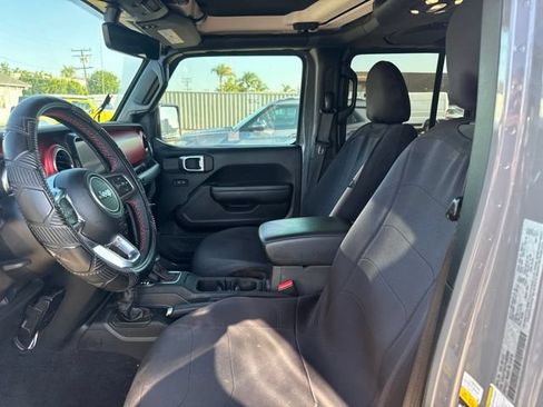 Used 2023 Jeep Gladiator Rubicon AWD/4WD image 9