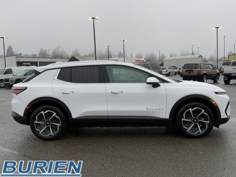 New 2026 Chevrolet Equinox EV LT image 6