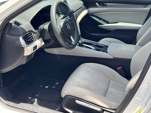 Used 2018 Honda Accord LX image 9
