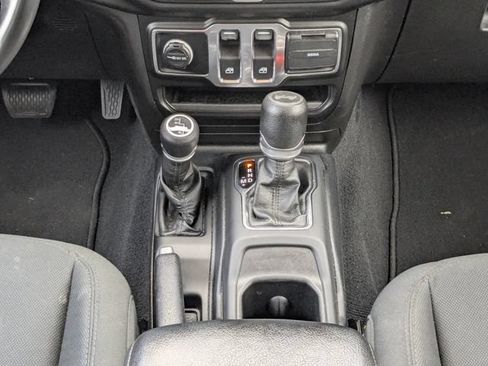 Used 2021 Jeep Wrangler Sport AWD/4WD image 21