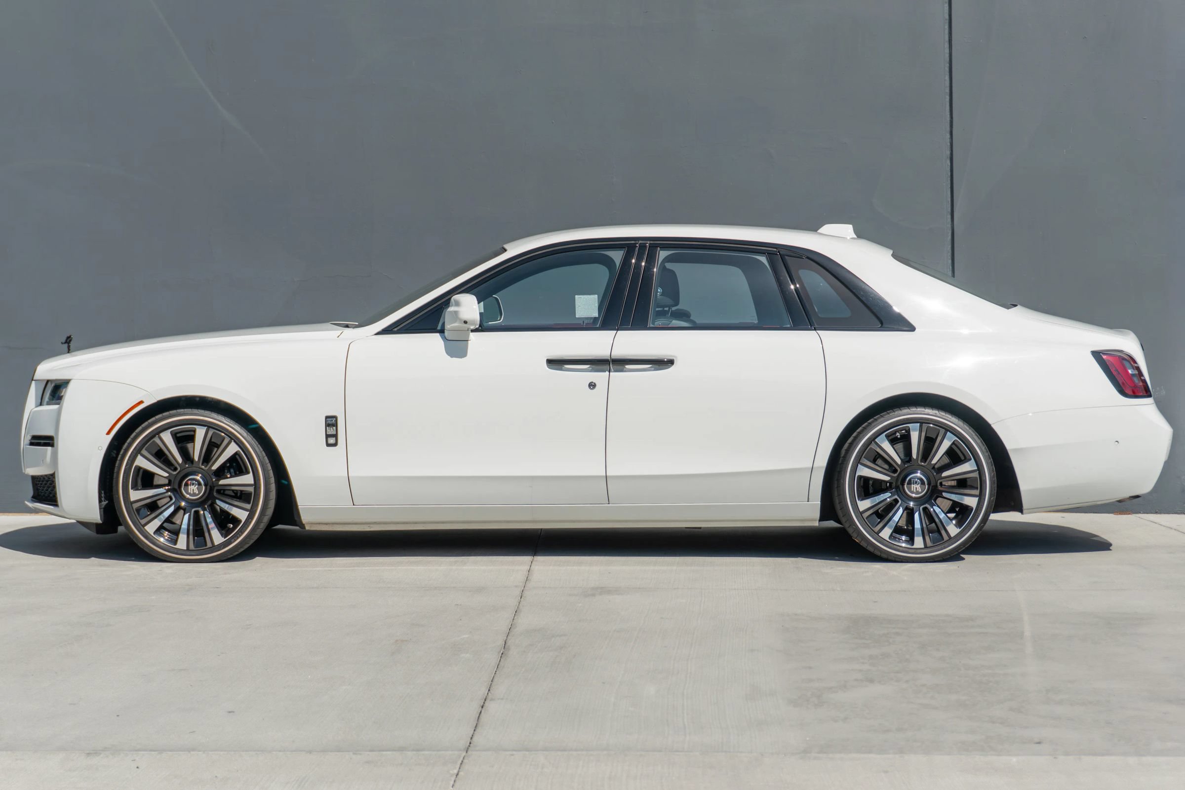 Used 2024 Rolls-Royce Ghost AWD/4WD image 2