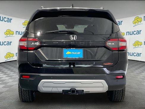 Used 2025 Honda Pilot TrailSport image 5