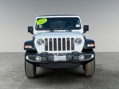 Used 2023 Jeep Gladiator Sport image 8