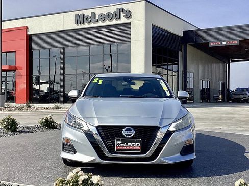 Used 2021 Nissan Altima 2.5 SV image 2