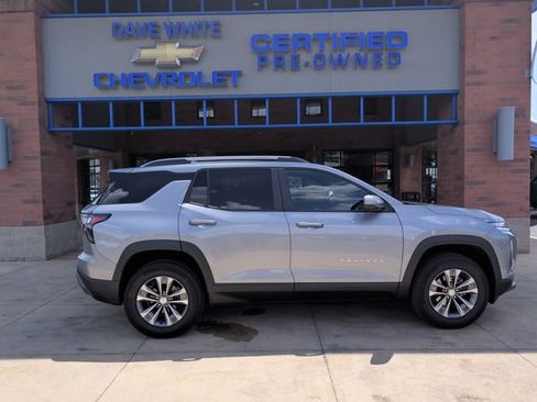 Used 2025 Chevrolet Equinox LT w/ Convenience Package II AWD/4WD image 9
